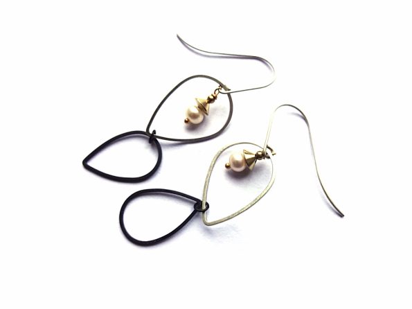 MIELA minimalistiniai auskarai su gėlavandeniais perlais "Lašeliai"